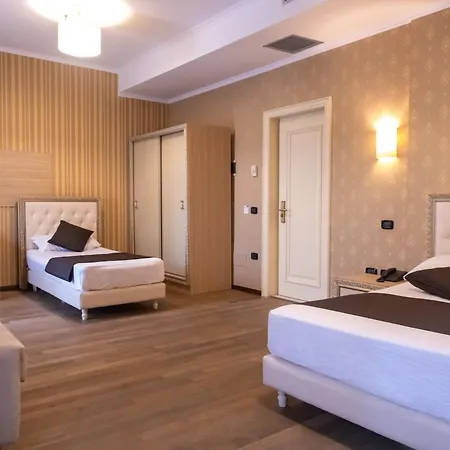 Amh Hotel Durres Exterior photo