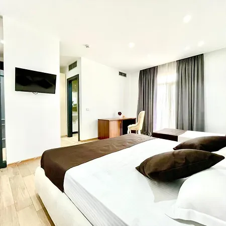 Amh Hotel Durres Exterior photo