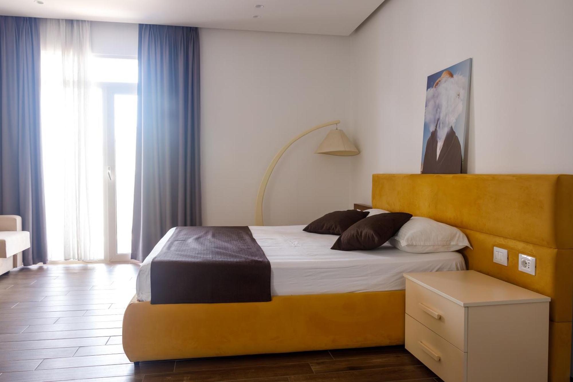 Amh Hotel