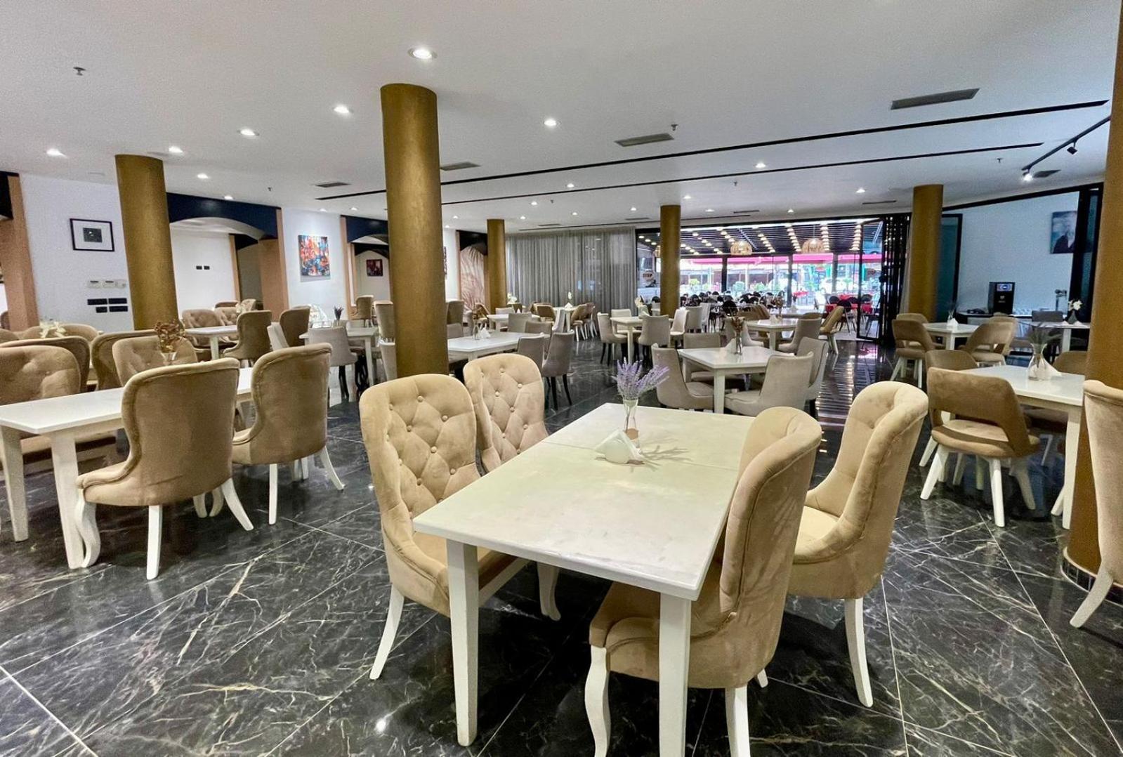 Amh Hotel Durres